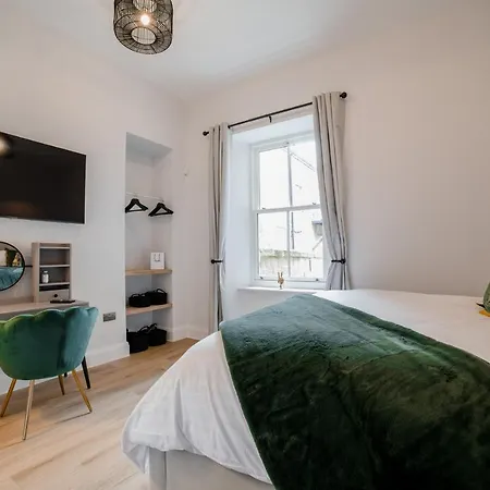 York Place One Apartment *