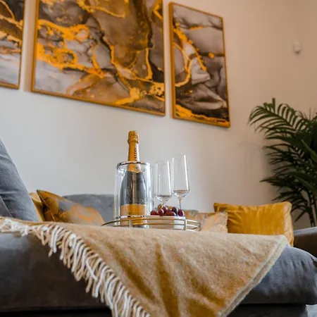 York Place One * הרוגייט