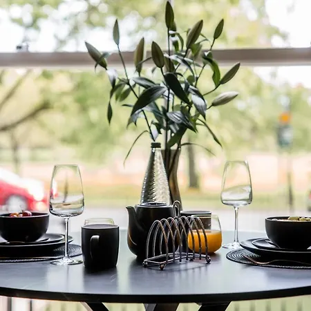 York Place One ハロゲート